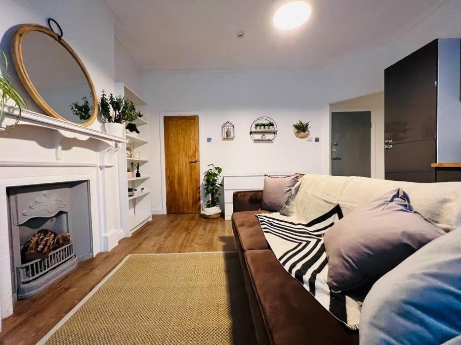 Beautiful Space Stylish And Modern! Perfect Location Blackpool Exterior photo