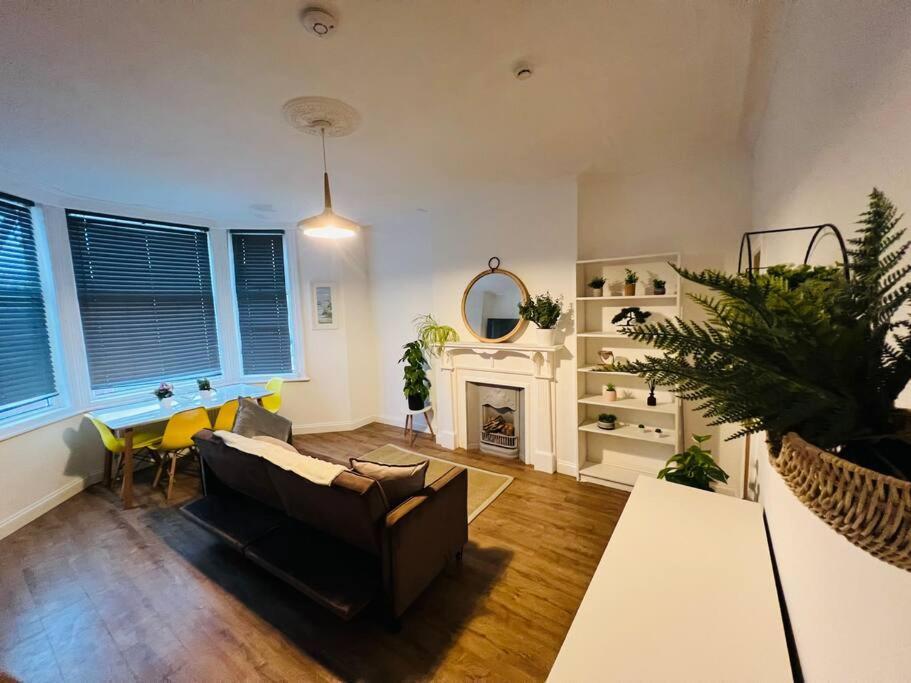 Beautiful Space Stylish And Modern! Perfect Location Blackpool Exterior photo