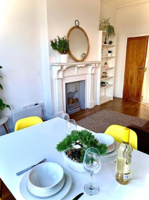 Beautiful Space Stylish And Modern! Perfect Location Blackpool Exterior photo